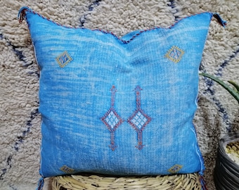 Handwoven Moroccan Cactus Silk Pillow Cover: Berber Design
