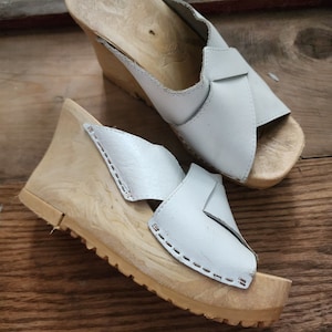 Vintage White Leather Wooden Clogs size 7