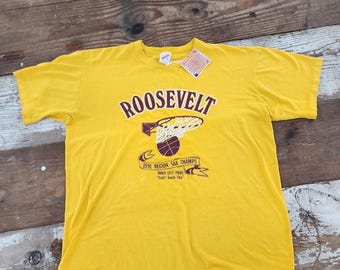 Vintage Roosevelt Basketball T-Shirt size XL