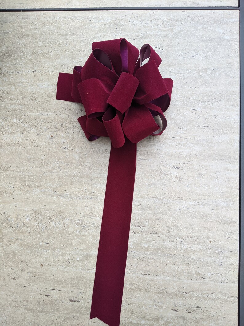 Two wreath bow , red, burgundy , or holiday red , christmas bows , red velvet outdoor 10" wreath bows, lantern bows Bild 4