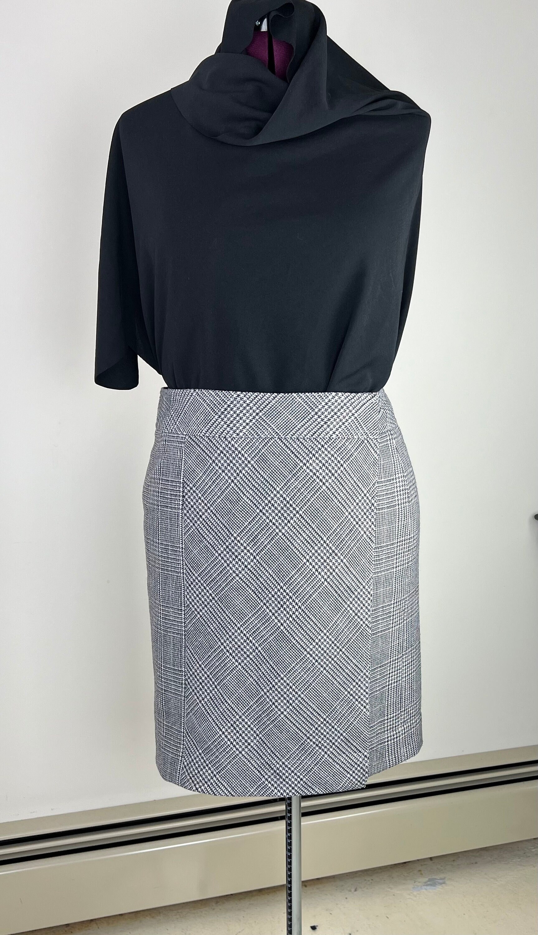 Jupe Brooks Brothers Designer Taille 12 - Couleurs Violet/Jaune - Neuve (Sans Étiquettes)