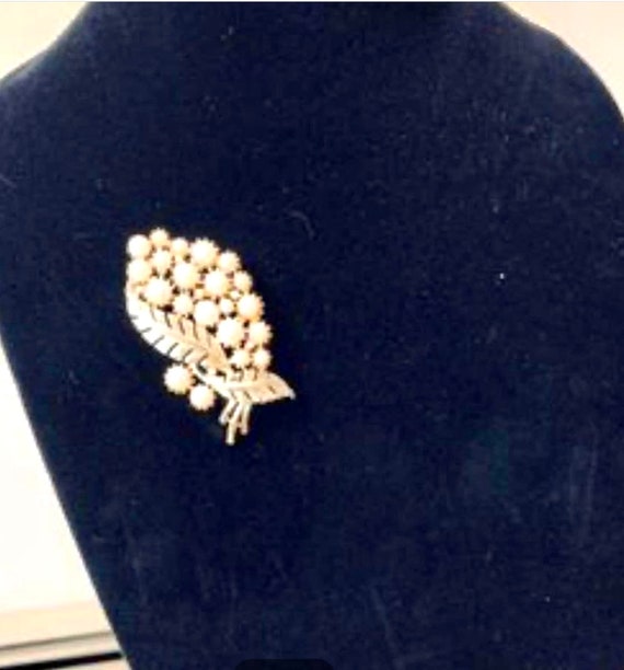 Pearl Brooch Leaf Design, Vintage Coro Pin - image 4