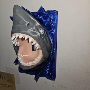 Cache interrupteur imprimé requin en 3D : décoration d&#39;intérieur sur le thème de l&#39;océan