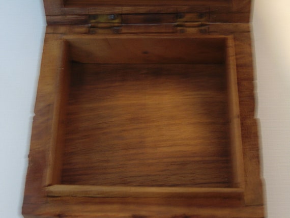 Hinged Wood In Layed Carved Jewelry/Trinket Box - image 3