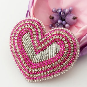 Beaded heart brooch   Valentine&#39;s day gift  Pink heart  Gift for her Handmade jewelry Gift ideas Unique jewelry
