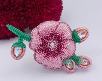 Handgemaakte broche Geborduurde broche Bloem Botanische broche Broche met kralen Handgemaakte sieraden