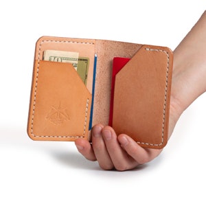 Personalized Men&#39;s Wallet, Vertical Wallet, Gift for Husband, Minimalist Wallet, Leather wallet, Gift for Him/Her, Bifold Wallet