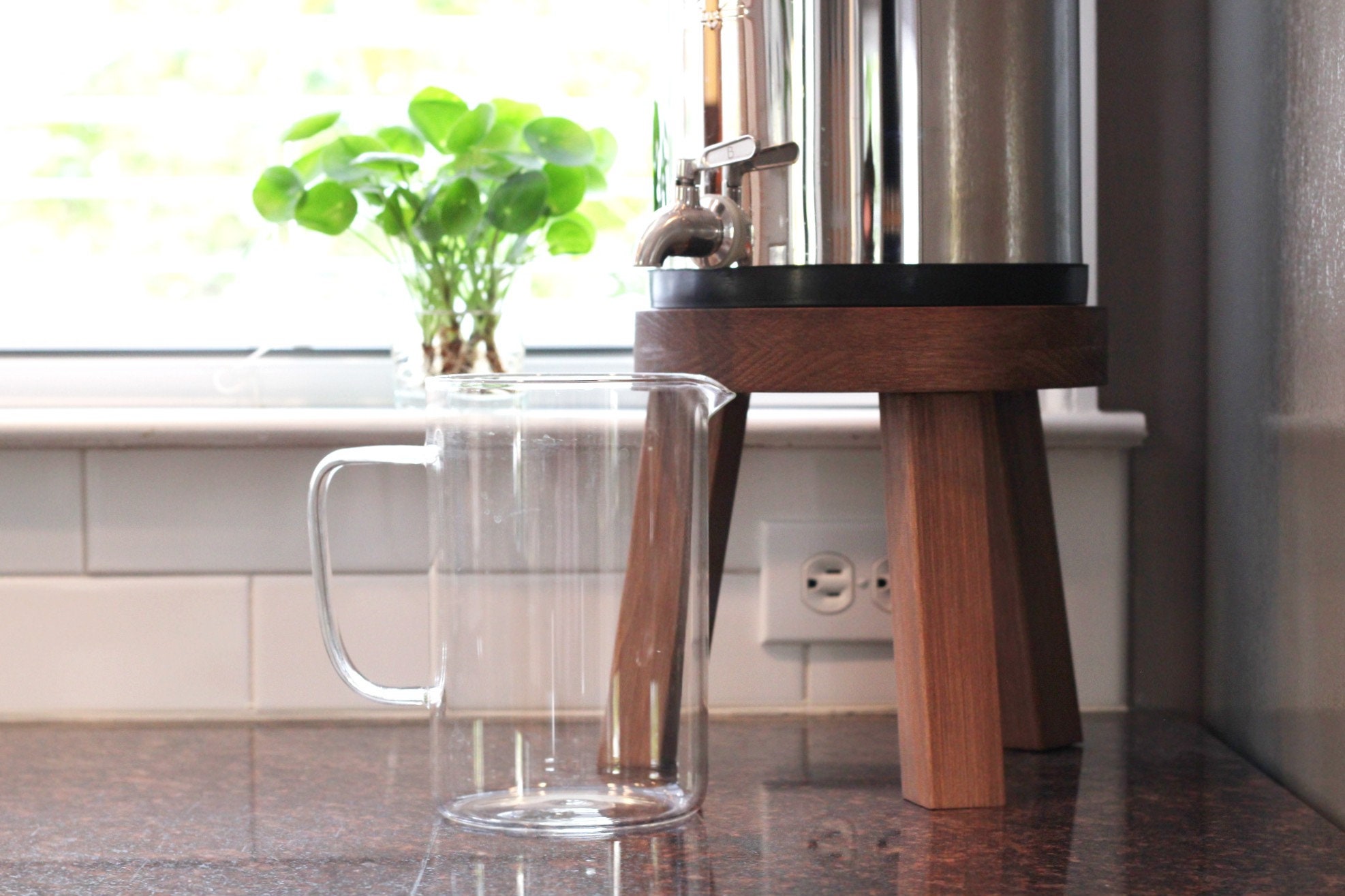 Support en bois compatible avec les filtres à eau Berkey Accessoire de  cuisine pour distributeur de miettes d'eau -  Canada