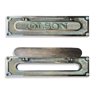 Aangepaste messing postgleuf met naam – vintage stijl patinaafwerking – gepersonaliseerde postdeurgleuf – huisnaambord brievenbus
