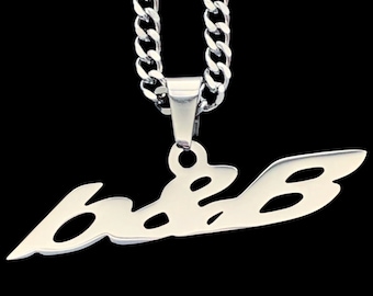 ¡Collar Post Malone b&B! Colgante de acero inoxidable pulido + cadena de acero inoxidable (Beerbongs y Bentleys Posty Stoney White Iverson)
