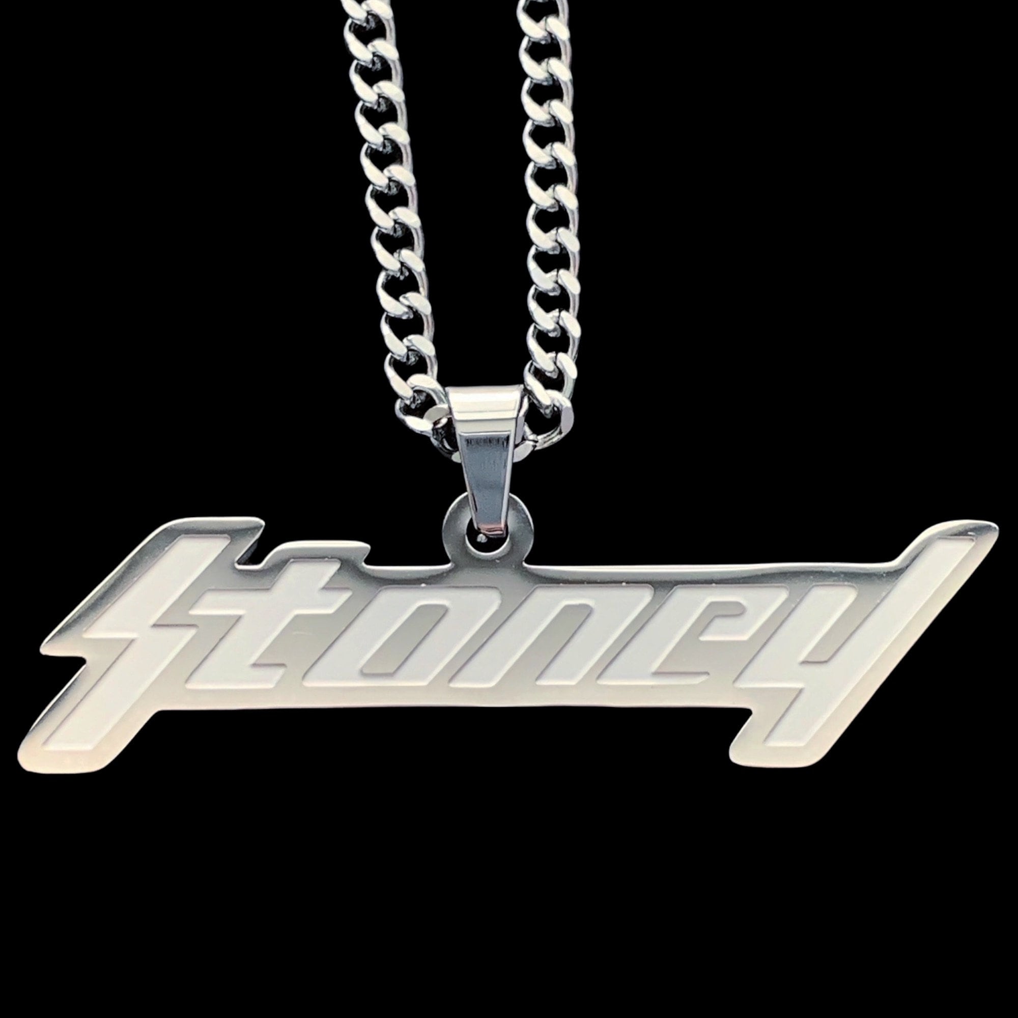 ¡Collar Stoney Post Malone! Colgante de acero inoxidable grabado + cadena de acero inoxidable (Posty White Iverson Beerbongs and Bentleys 12 quilates)