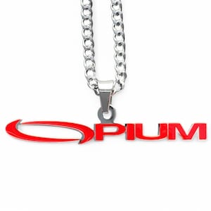 Collar Opium de Playboi Carti. Colgante de acero inoxidable y esmalte rojo + cadena a elección (Whole Lotta Red King Vamp Ken Carson Destroy Lonely)