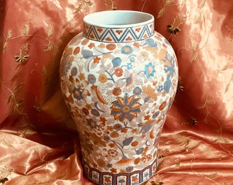Stunning China old export hand painted porcelain jar