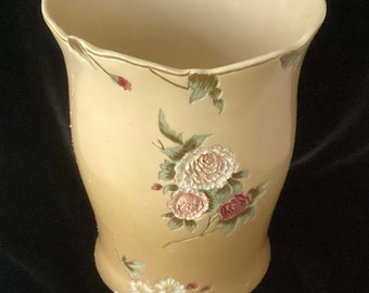 A rarely found stunning vintage porcelain  vase