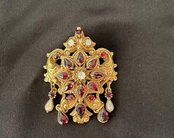 A vintage Florenza Rhinestone Dangling Brooch (as is)