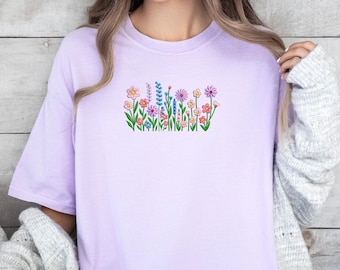 Comfort Colors blommig skjorta broderad damskjorta vildblommig t-shirt broderad skjorta blommig rund hals