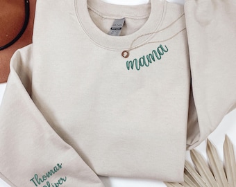 カスタム刺繍ママスウェットシャツ おばあちゃんジジ またはネックラインクルーネックに独自のテキスト、袖に名前、彼女へのギフト、母の日ギフト