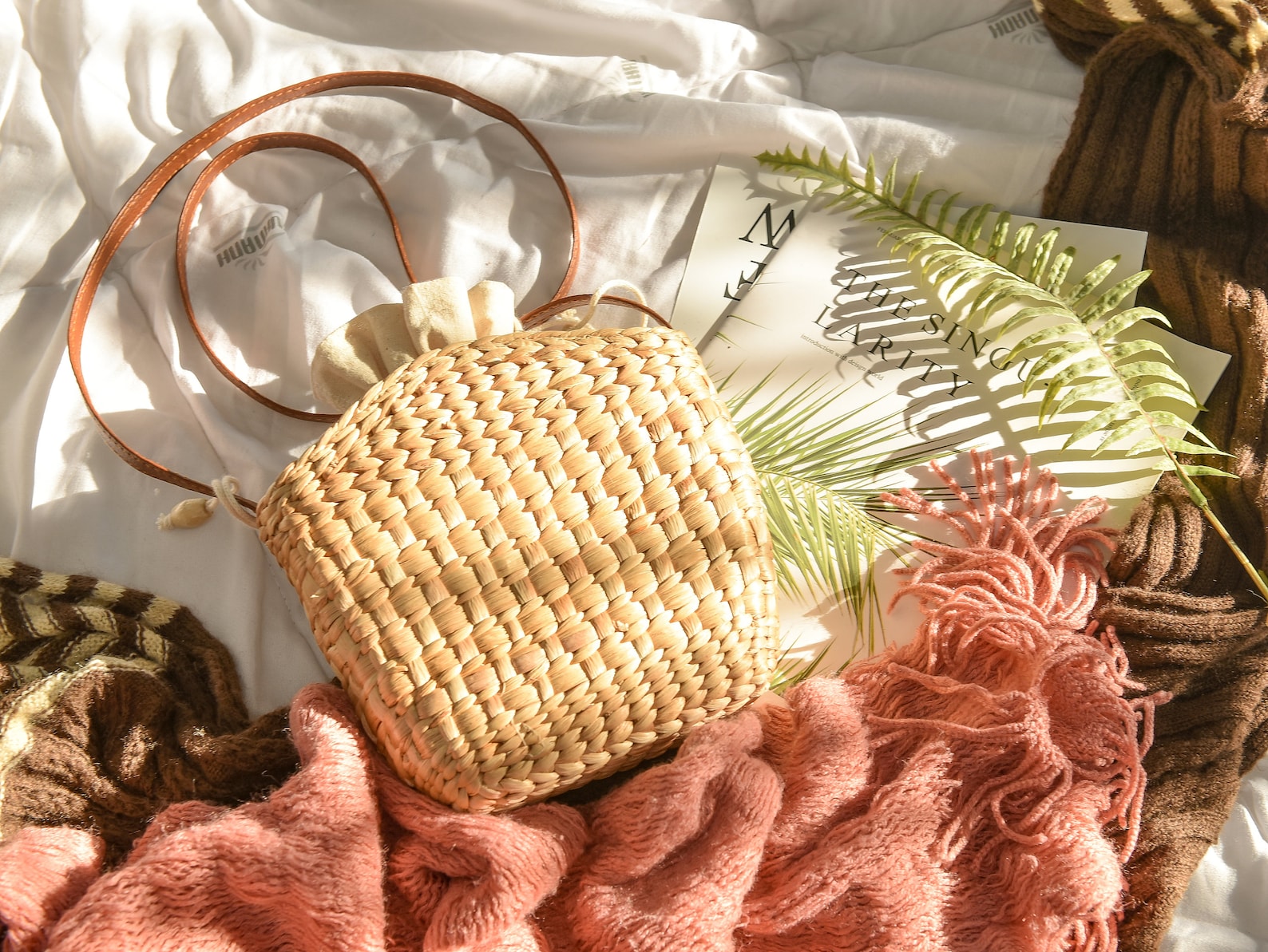 Straw Mini Bag - Palm Breeze