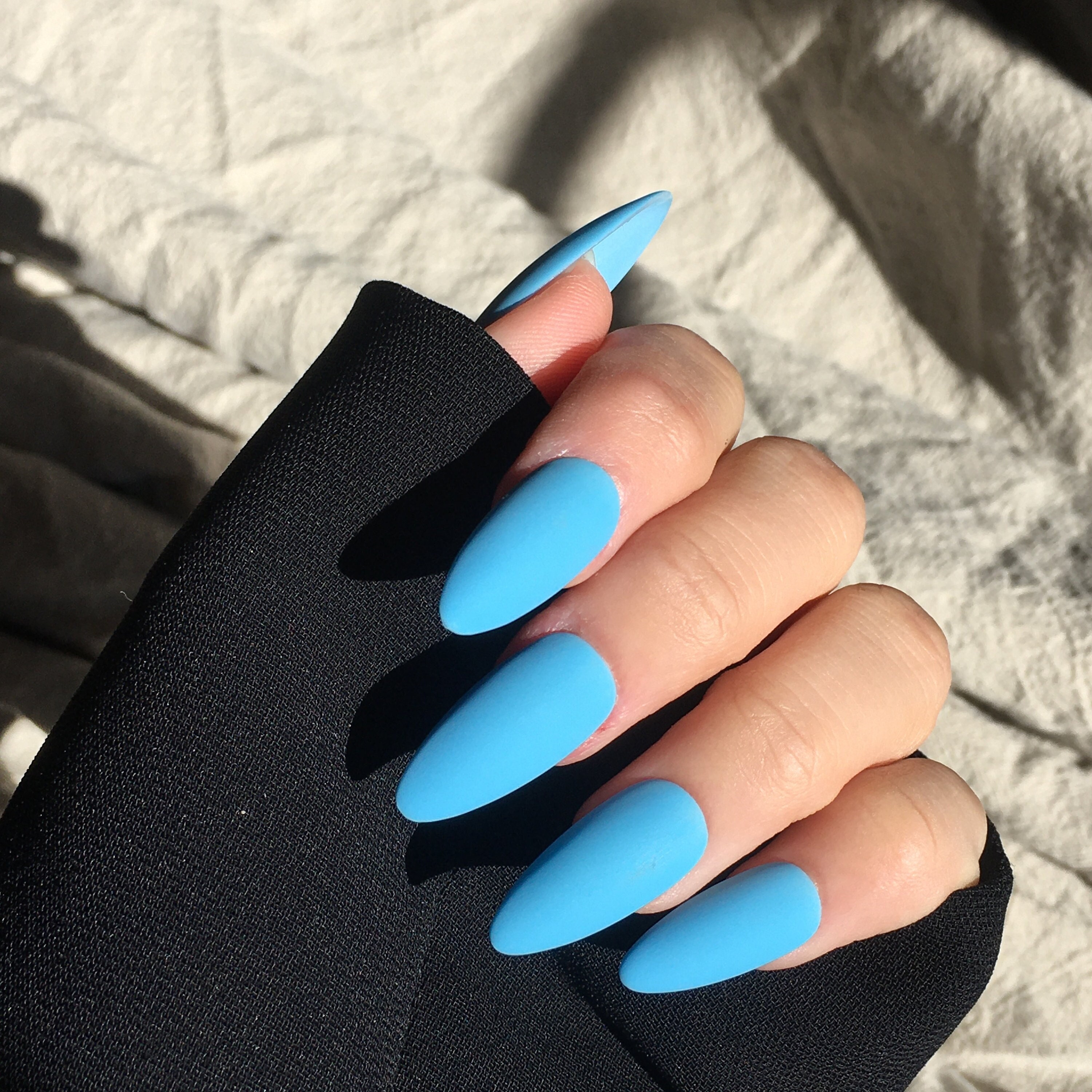 Sky blue nails deals