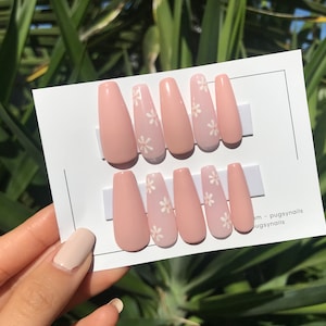 Pink and White Daisy Press On Nails | False nails | Gel nails | Fake nails set | Stiletto Nails | Coffin Nails | Glue On Nails | Reusable