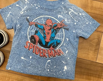 Camiseta gráfica de Spider-Man de inspiración vintage / Camiseta infantil personalizada de Spider-Man / Camiseta infantil de Spider-Man hecha a mano