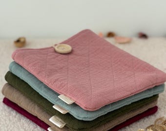Kobo Libra sleeve with wood button: Quilted fabric e-reader cover, 18 colors