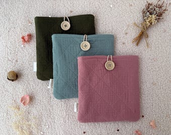 Kobo Libra sleeve with wood button: Quilted fabric e-book cover, 18 colors