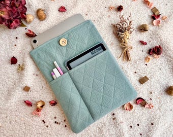 iPad Organizer pouch, Personalised iPad Cover with Pockets – Handmade Padded Fabric tablet Purse