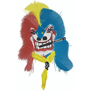 Peut inclure: Patch brodé représentant un bouffon de dessin animé avec une crête rouge et bleue, un foulard jaune et un large sourire. Le bouffon tient une flûte dans sa bouche.