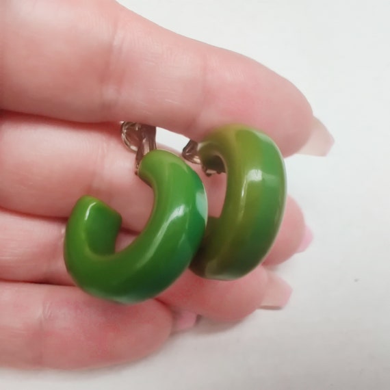 Vintage Green Bakelite Chunky Hoop Earrings St. P… - image 4