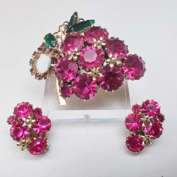 Rare Weiss Signed Vintage Magenta Pink Rhinestone Gra… - Gem