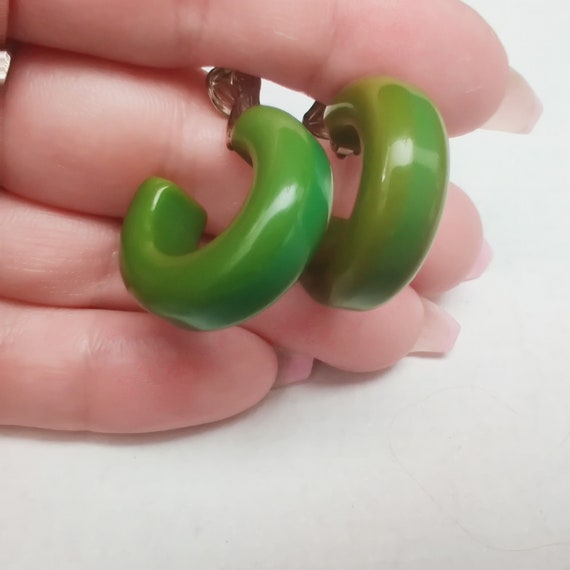 Vintage Green Bakelite Chunky Hoop Earrings St. P… - image 3