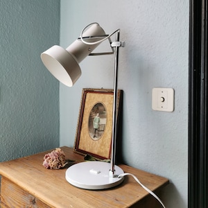 Große Vintage-Schreibtischlampe mit verstellbarer Gelenk-Spot in der Höhe weiß lackiert und chrom 1960, design light modernist mid century