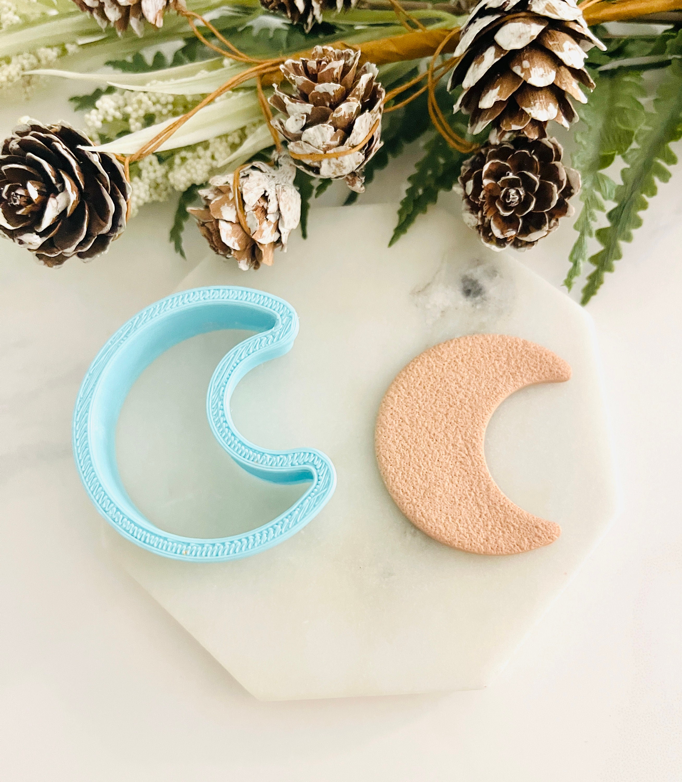 Lot De 20 Emporte-pièces En PLA Pour Argile Polymère - Formes Chats, Lune, Fleurs - DIY Bijoux Boucles D'oreilles - Taille 2.3 Cm