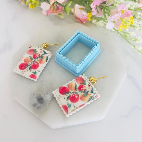 Postage Stamp Polymer Clay Cutter: Scalloped Vintage Frame