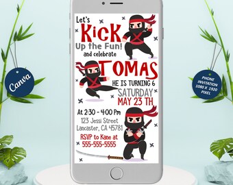 Op de afbeelding: Een smartphone-scherm met een verjaardagsuitnodiging voor een jongen genaamd Tomas die zes jaar wordt. De uitnodiging heeft een rood-wit-zwarte ninja-cartoonfiguur en de tekst "Let's Kick Up the Fun!" en "Zaterdag 23 mei".