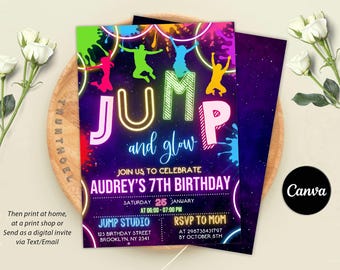 Puede incluir: Invitación de color rosa, verde y azul neón con el texto "Jump and Glow" para el 7º cumpleaños de Audrey. La invitación incluye la fecha, la hora, el lugar y la información de RSVP.