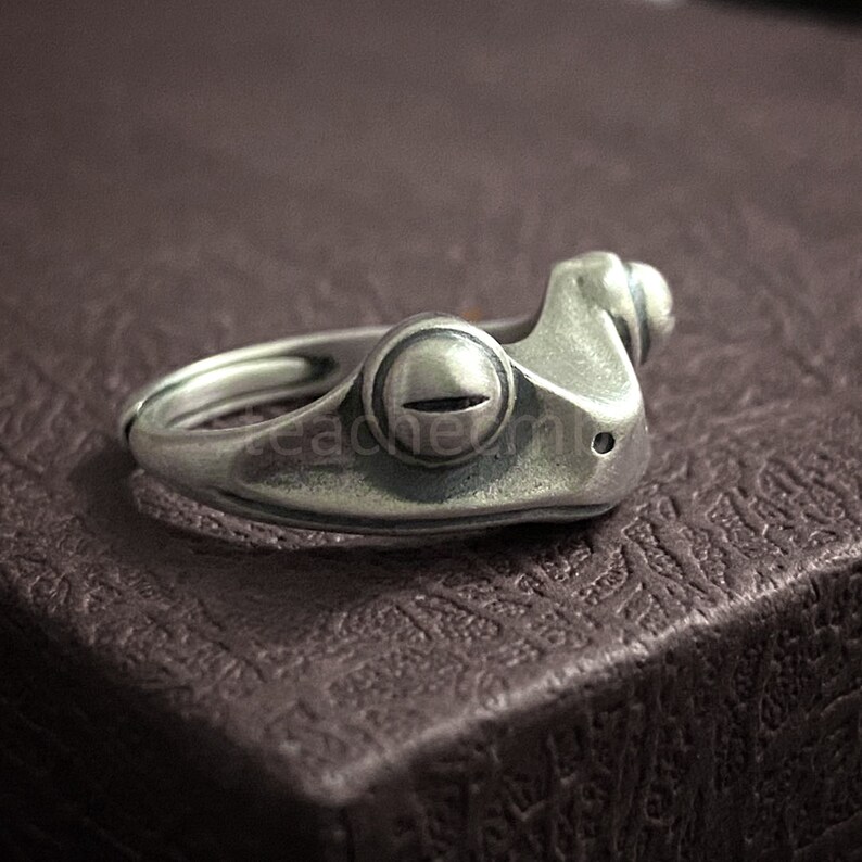 frog fidget ring