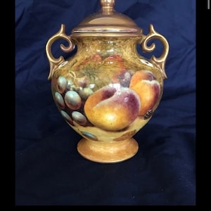Worcester Fuit Vase.Lided  and gilded bone china Handpainted vase. Former Royal Worcester painter
