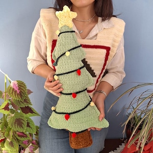 Weihnachtsbaum Häkelmuster - Anfängerfreundliches Weihnachtsdekor mit Stern- und Lichtgirlanden-Optionen - Weihnachts-Plüsch-Baum-Kissen häkeln pdf