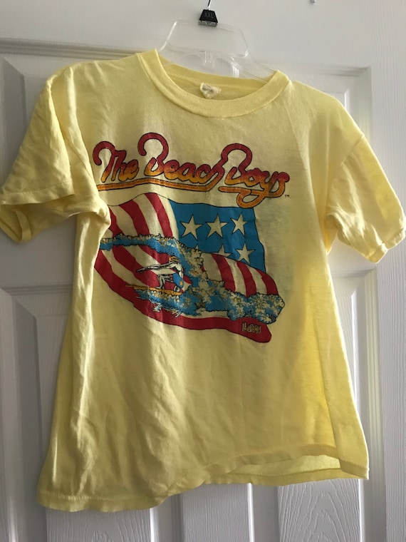 Vintage Beach Boys In Concert Shirt