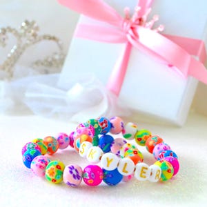 Personalized Flower Bracelet for Girls, Colorful Rainbow Kids Bracelet, Stackable Name Bracelet, Flower Girl Gift, Birthday Jewelry