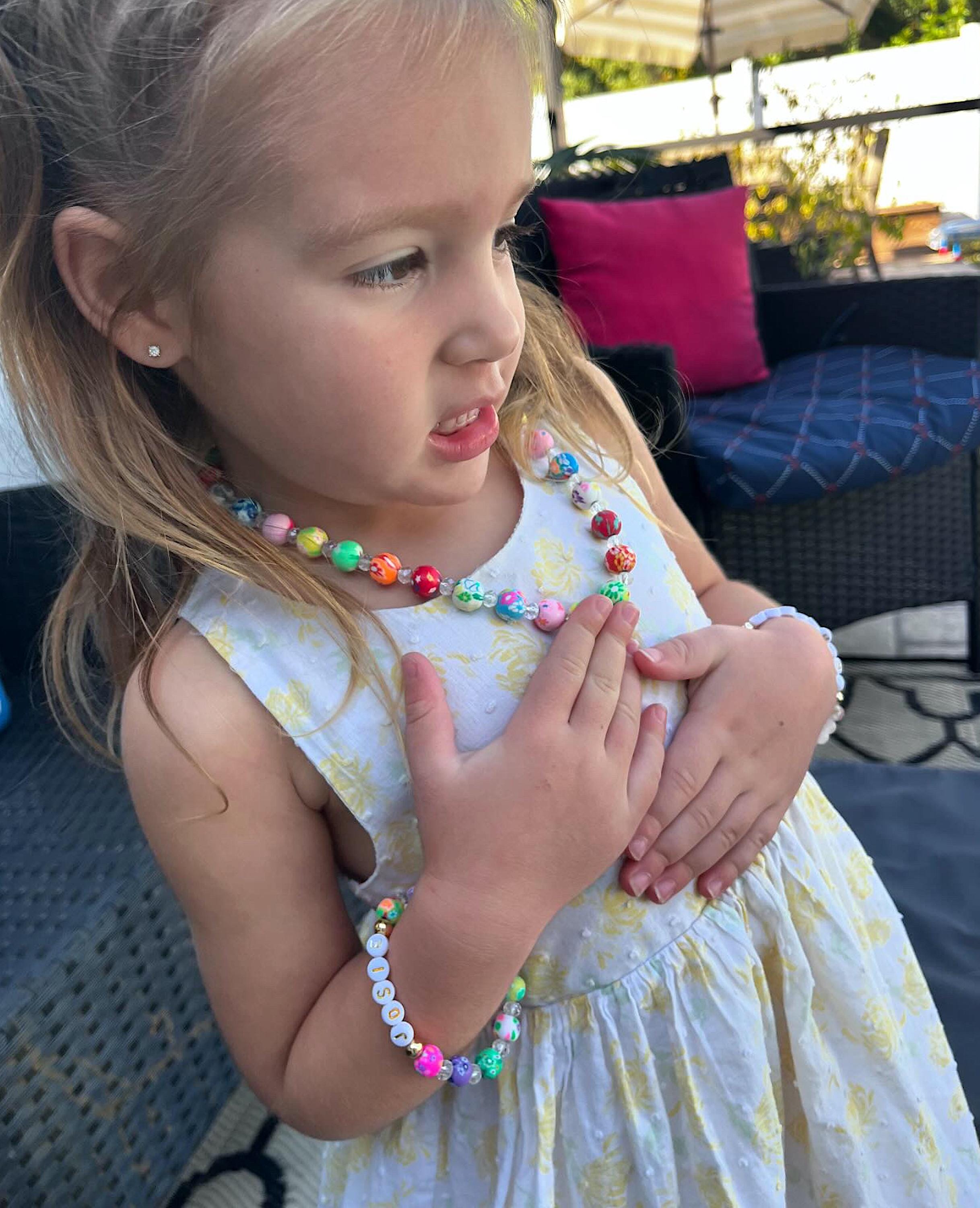 18 Pièces Bijoux Enfant En Bois Coloré – Superbe Set Colliers Et Bracelets Fille Avec Animaux & Motifs Princesse, Idéal Cadeau Anniversaire