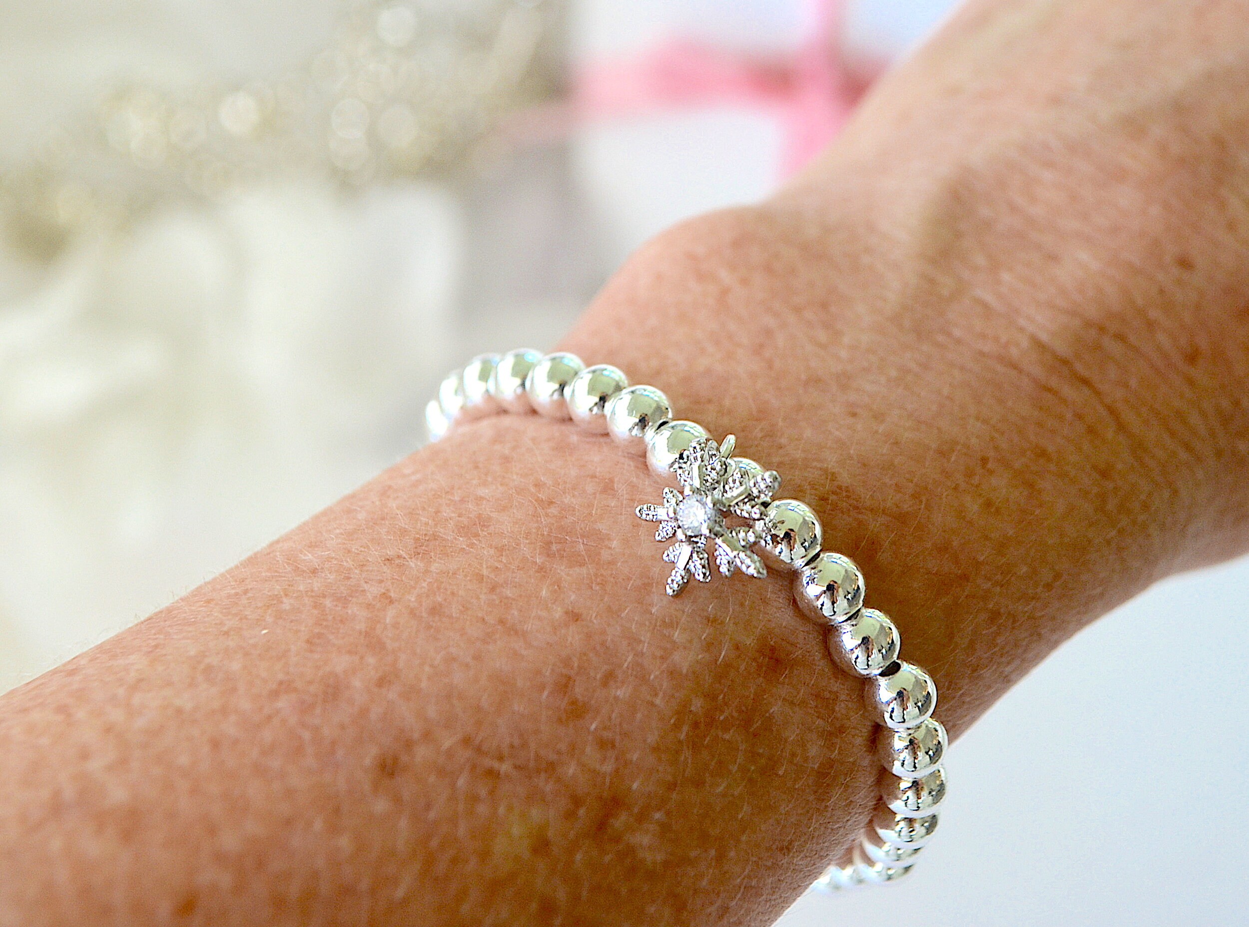 Bracelets De Noël Pour Femme Et Fille - Lot De 6, Motifs élan, Père Noël, Flocon - Alliage Strass, Ajustables, Pour Empilage Festif