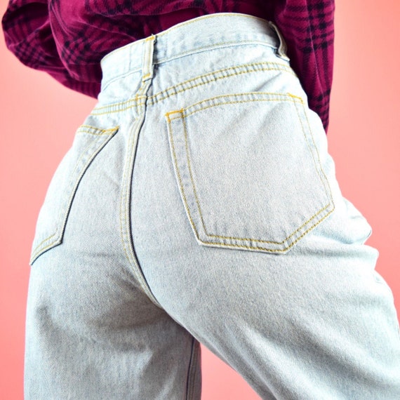 vintage 90s light wash mom jeans
