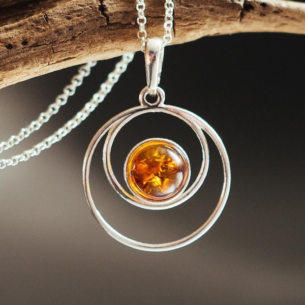 Colgante de ámbar báltico – Colgante de doble aro de plata de ley – Joyería minimalista hecha a mano - Regalo para ella