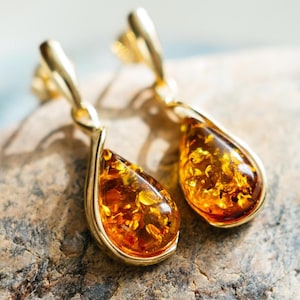 18k Gold Plated Baltic Amber Drop Earrings: Elegant Teardrop Jewelry
