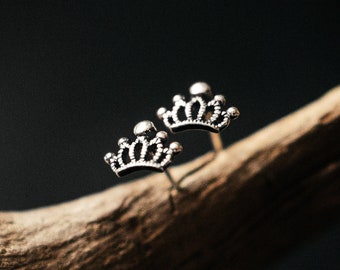 Tiny tiara earring. Sterling silver 925. Dainty minimalist crown stud. Oxidized studs. An original gift for her.