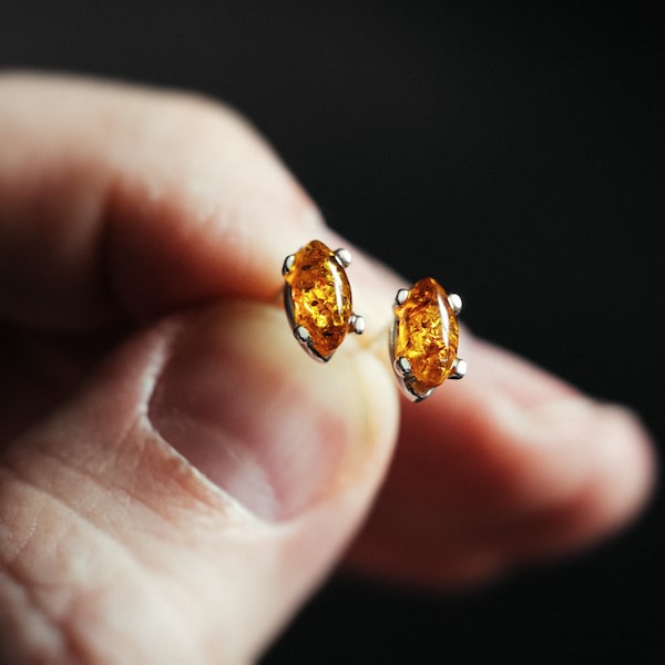 Dainty tiny amber earrings. Sterling silver with honey Baltic amber. Super sweet unique stud. Minimalistic, elegant and eye-catching. Shiny.