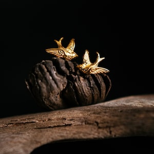 Little cute bird earrings. Golden swallows, sparrows. 24 carat gold. Gold plated silver. Delicate stud swallows. Gold earrings. Gift.